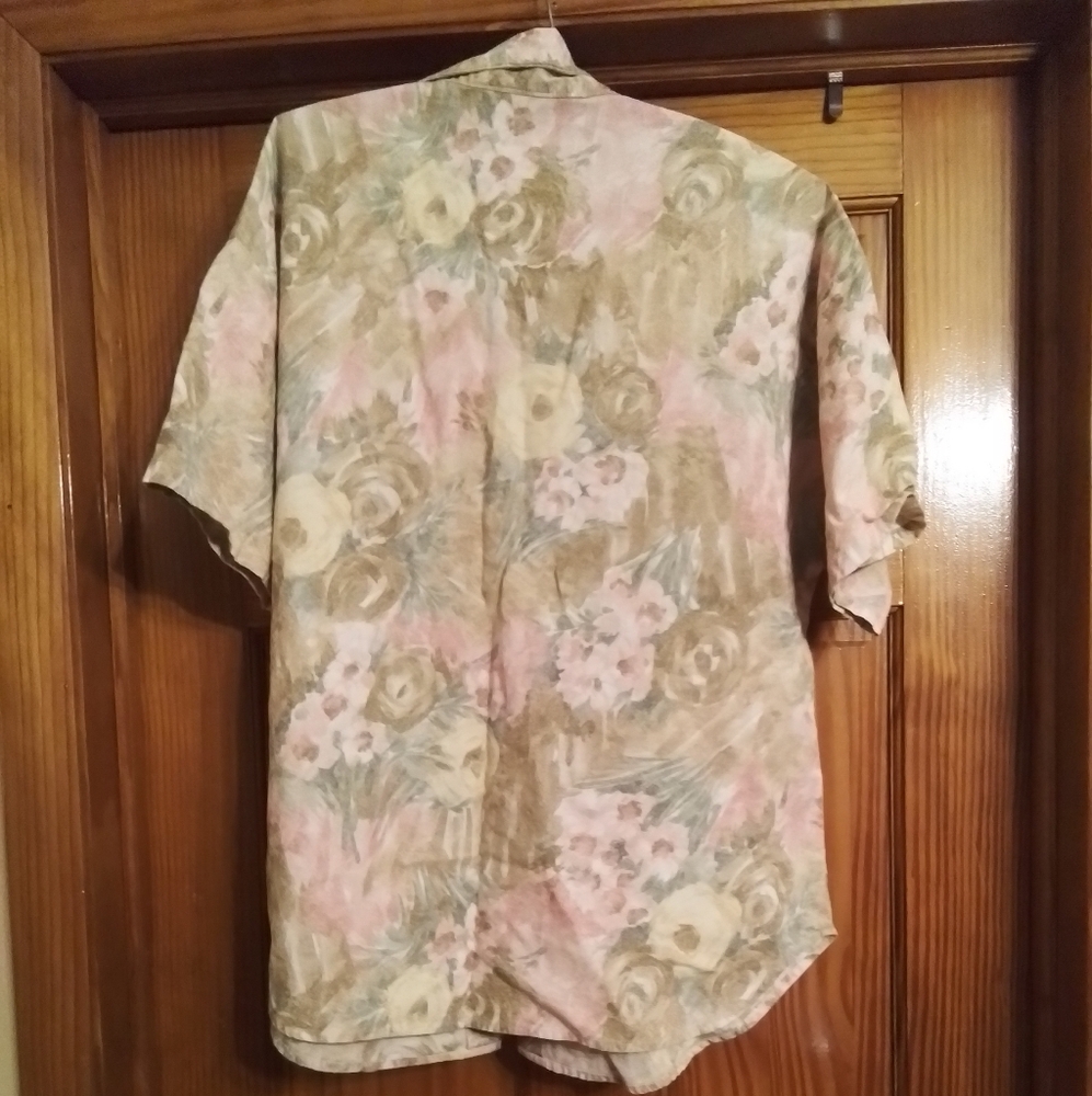 Women's button down - Picture 2 of 3